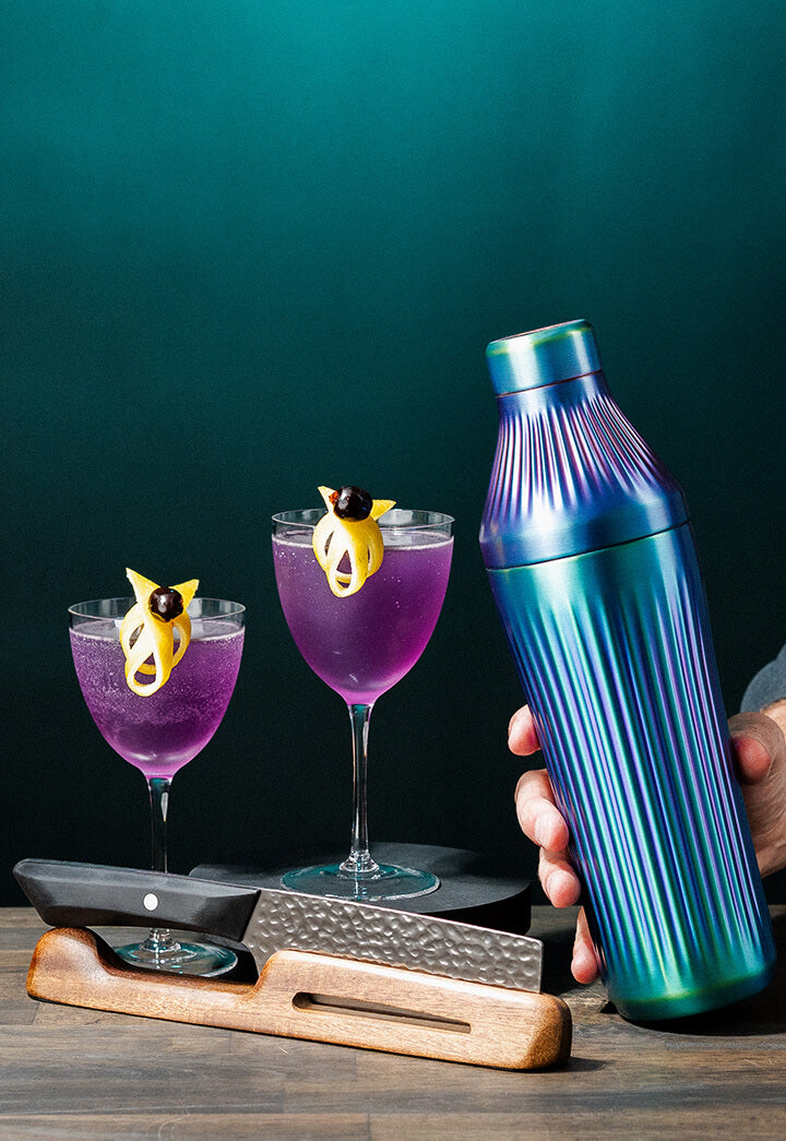 Aurora Shaker with drinks and Nakiri Knife